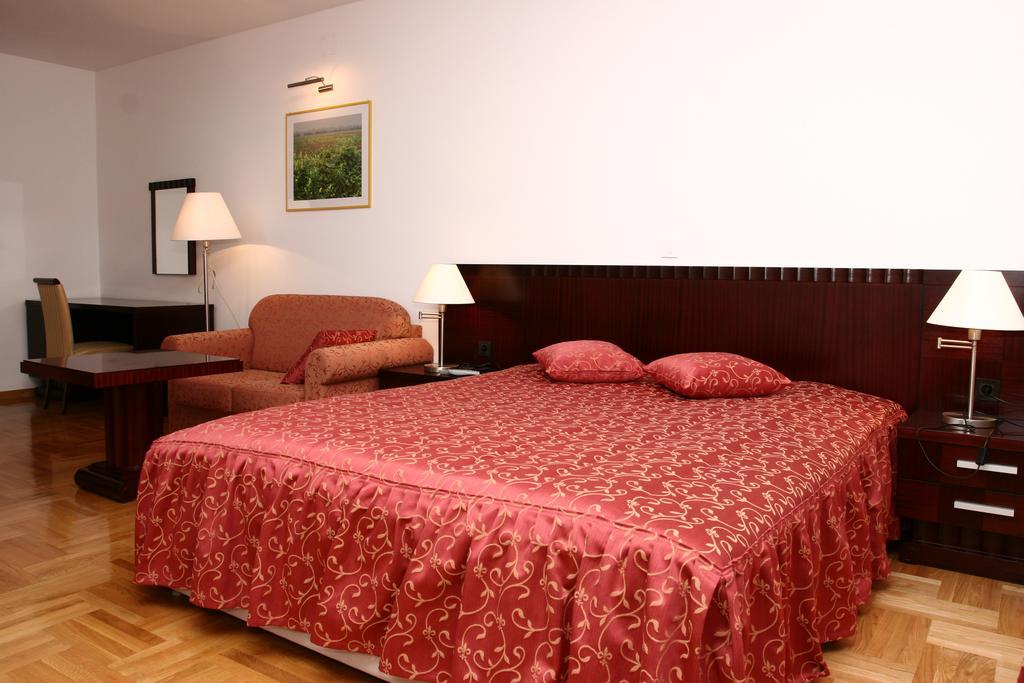 Apartmani Marbis Koprivnica Rum bild