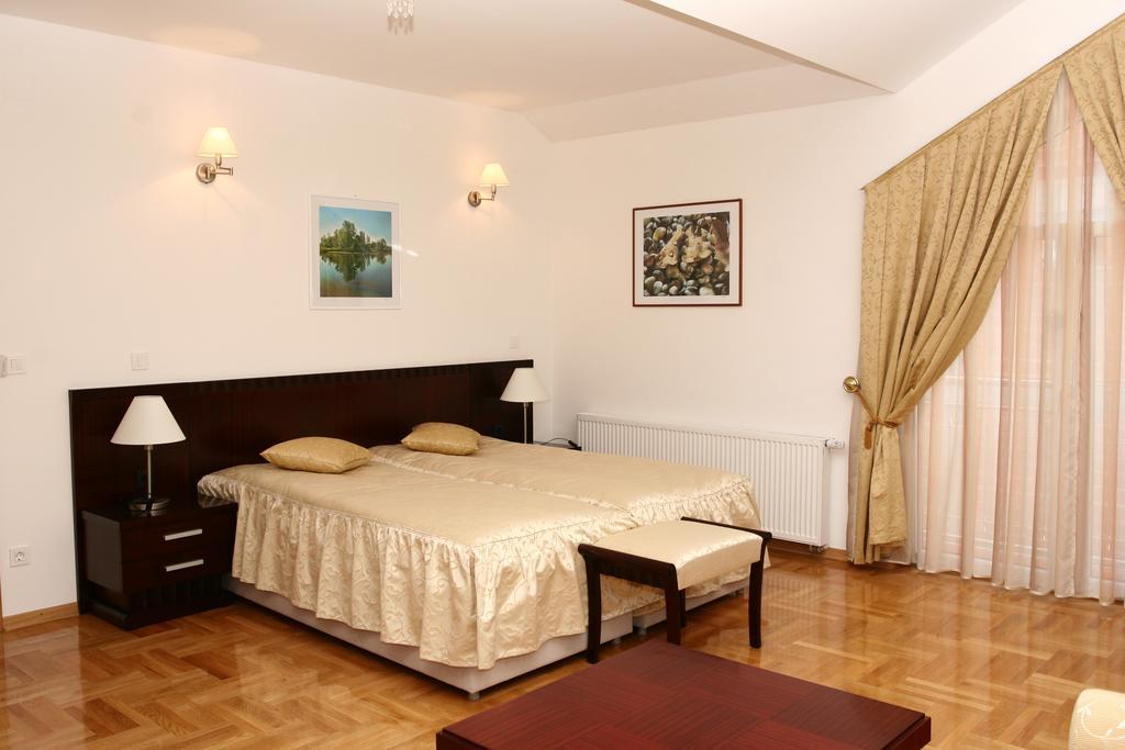 Apartmani Marbis Koprivnica Rum bild