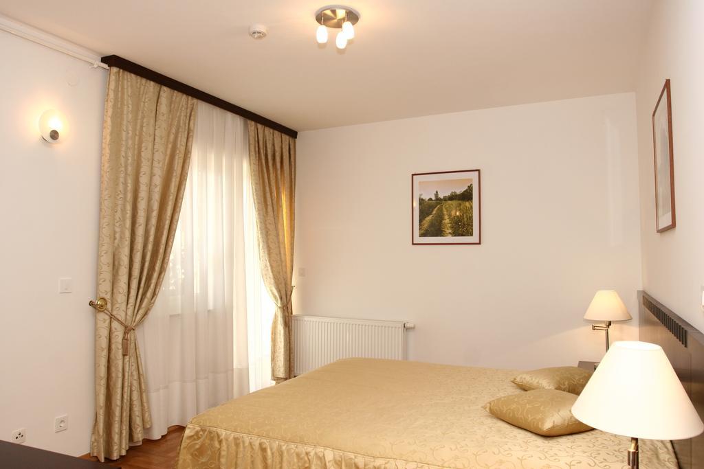 Apartmani Marbis Koprivnica Rum bild