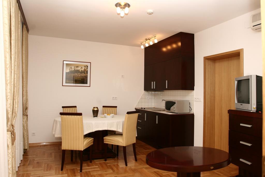 Apartmani Marbis Koprivnica Rum bild