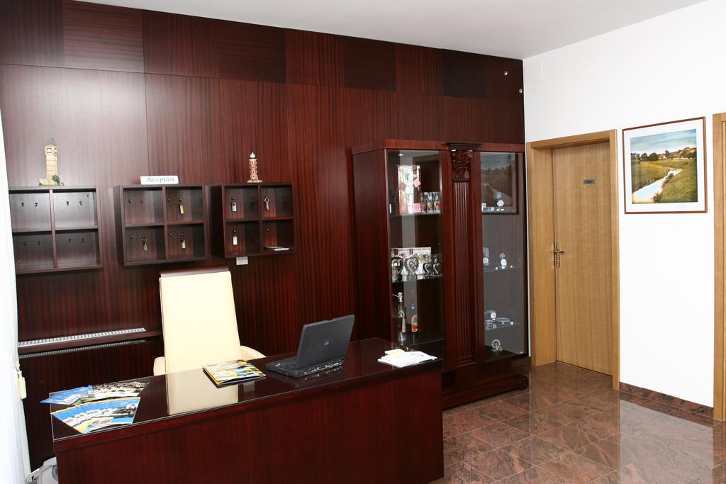 Apartmani Marbis Koprivnica Exteriör bild