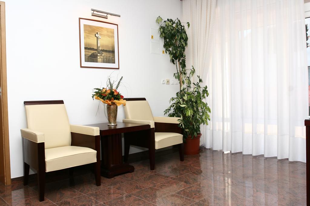 Apartmani Marbis Koprivnica Exteriör bild