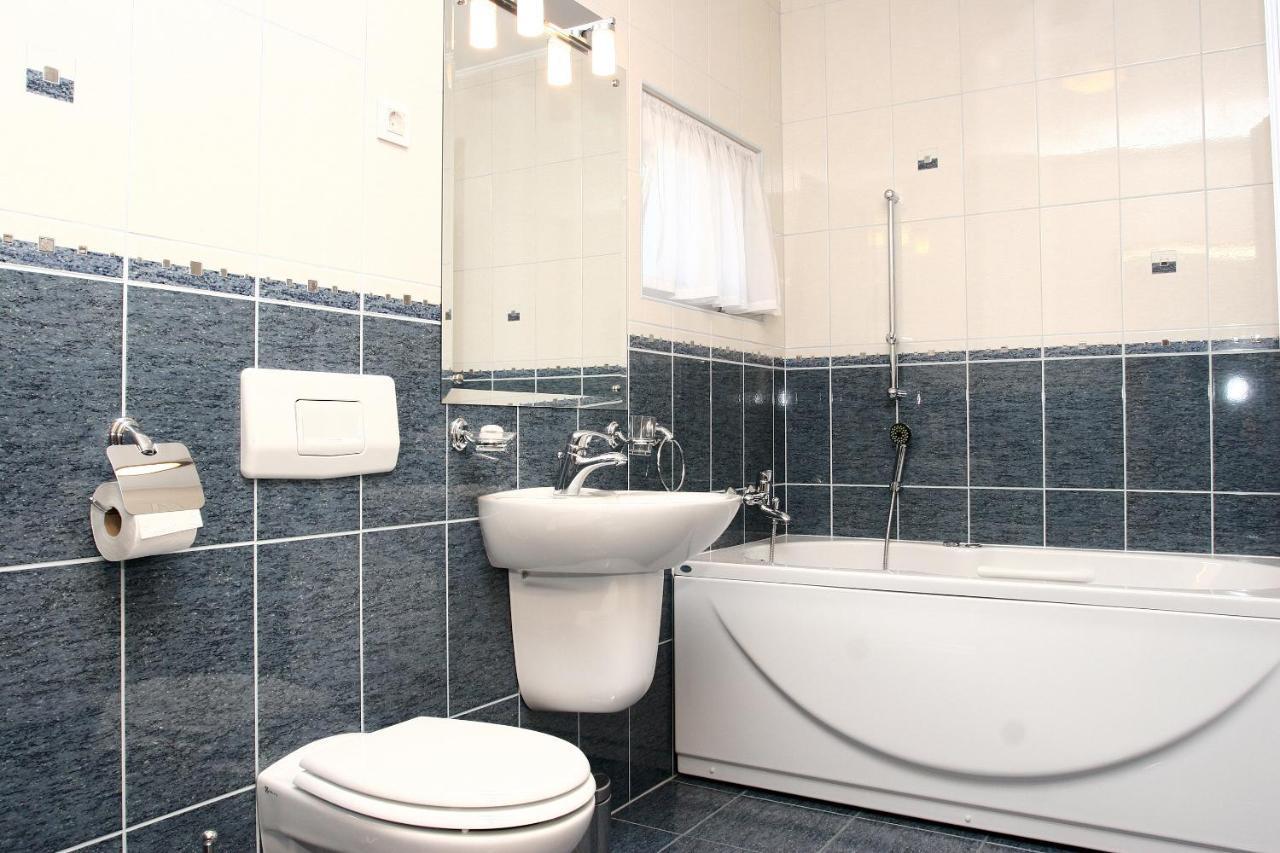 Apartmani Marbis Koprivnica Rum bild
